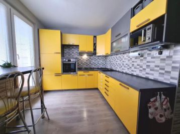 3 IZBOVÝ BYT 79 m2 Z TOHO LODŽIA 3,5 m2, SÍDL. JUH, POPRAD