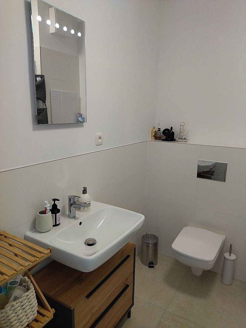 Na prenájom nový 2 izbový zariadený byt balkón Arboria Trnava.