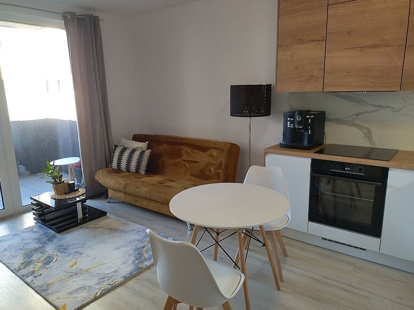 Na prenájom nový 2 izbový zariadený byt balkón Arboria Trnava.