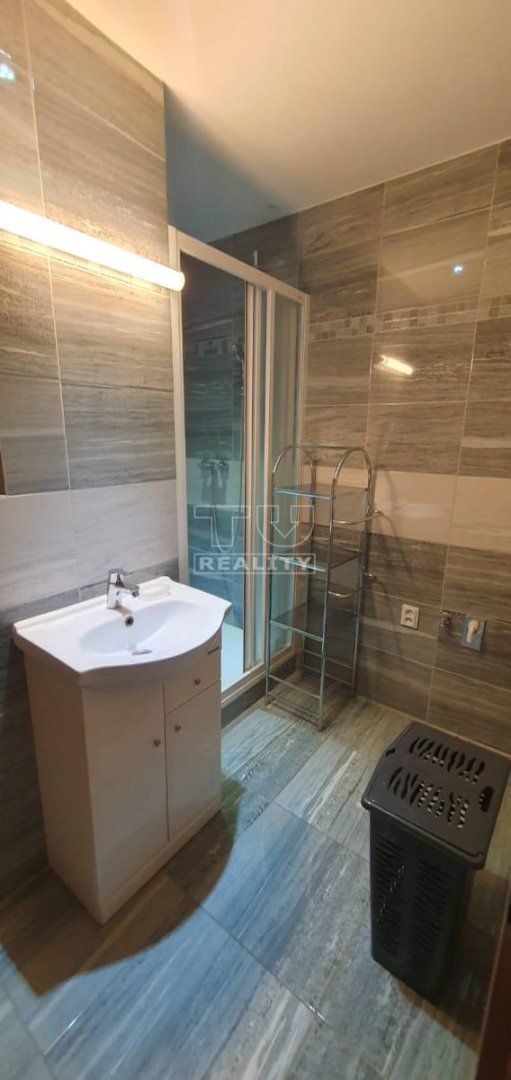 Slnečný a priestranný 1i byt sn loggiou na predaj - Sásová, 41,01 m2