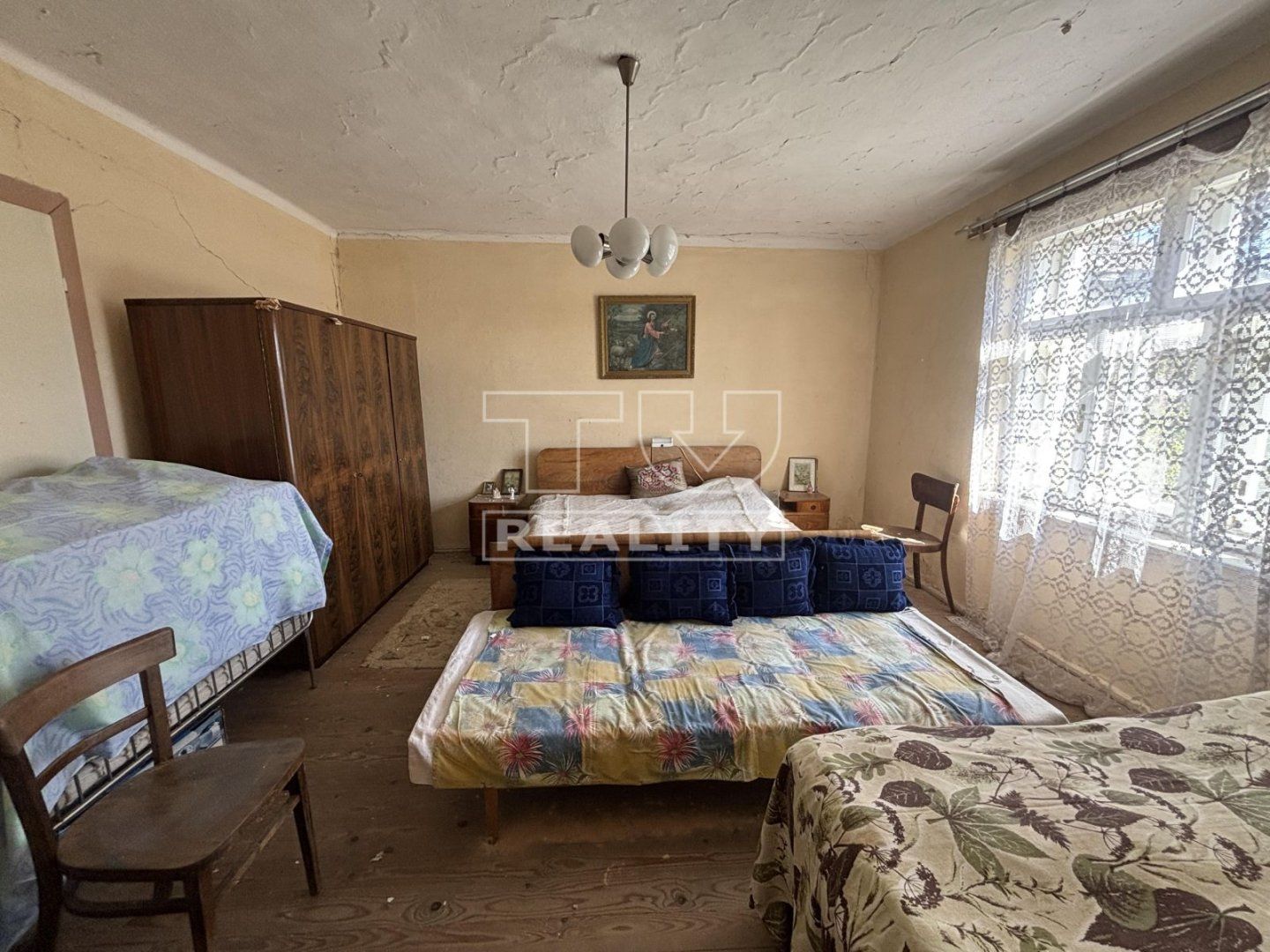 IBA U NÁS! RODINNÝ DOM NA POZEMKU 1011 m2 TRENČIANSKE MITICE