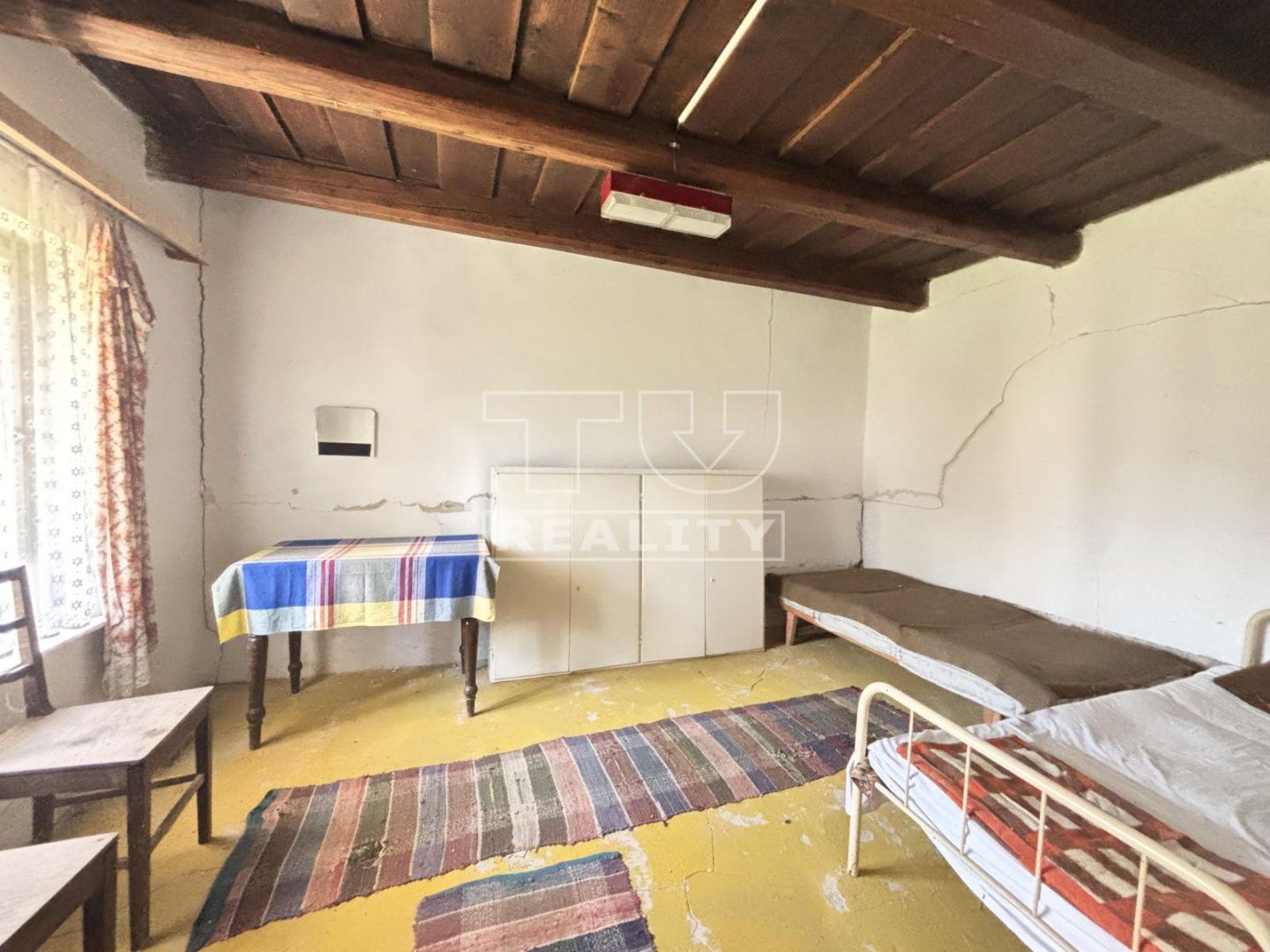 IBA U NÁS! RODINNÝ DOM NA POZEMKU 1011 m2 TRENČIANSKE MITICE