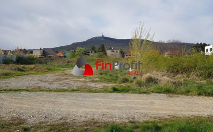 Predám dva stavebné pozemky Nitrianske Hrnčiarovce. 600m2 + 600m2
