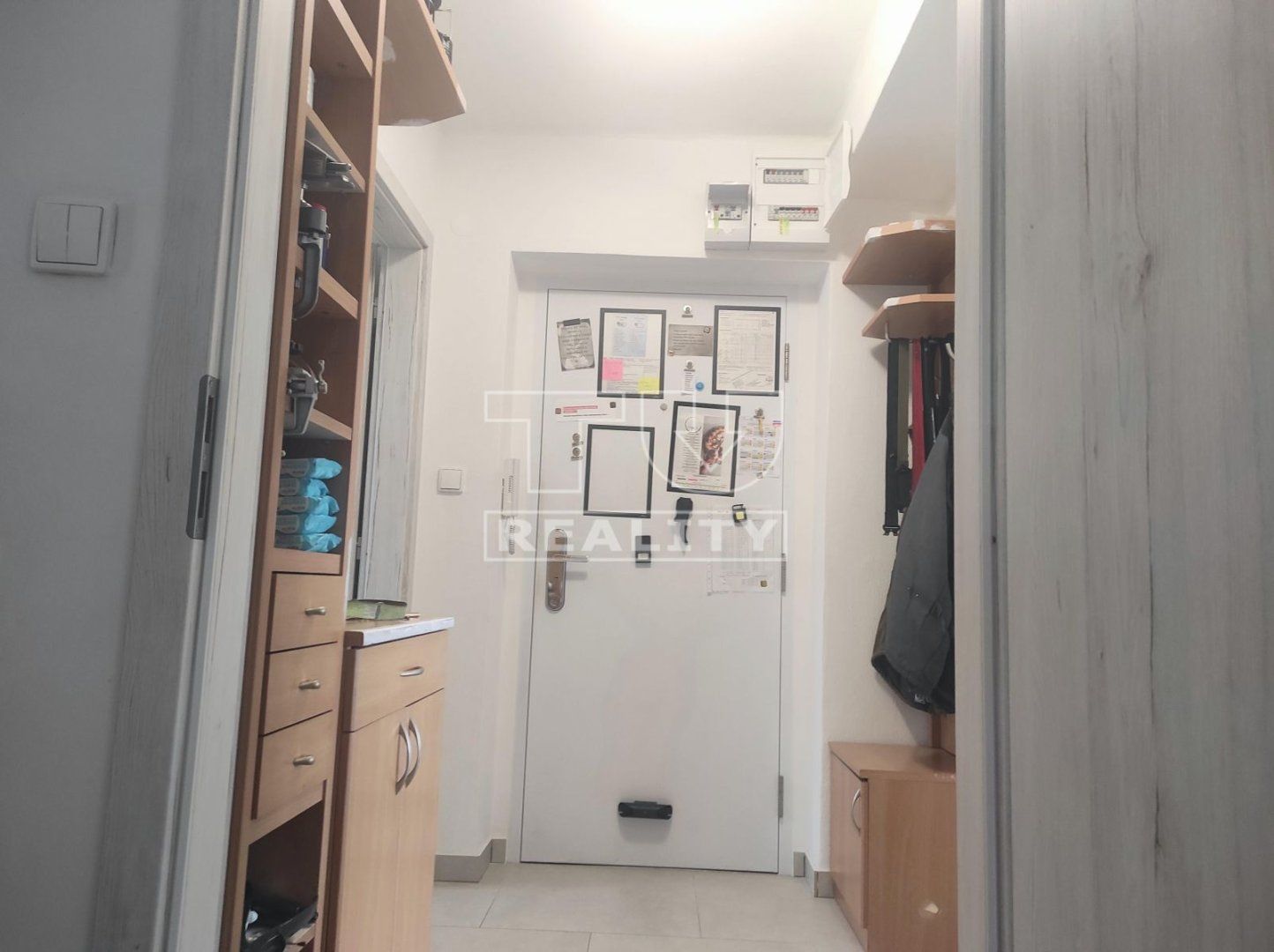 Slnečný 2 izbový byt s balkónom Tovarníky