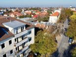 Priestraný 3-izbový tehlový byt s balkónom, terasou a s možnosťou garáže pri mestskom parku, Piešťany
