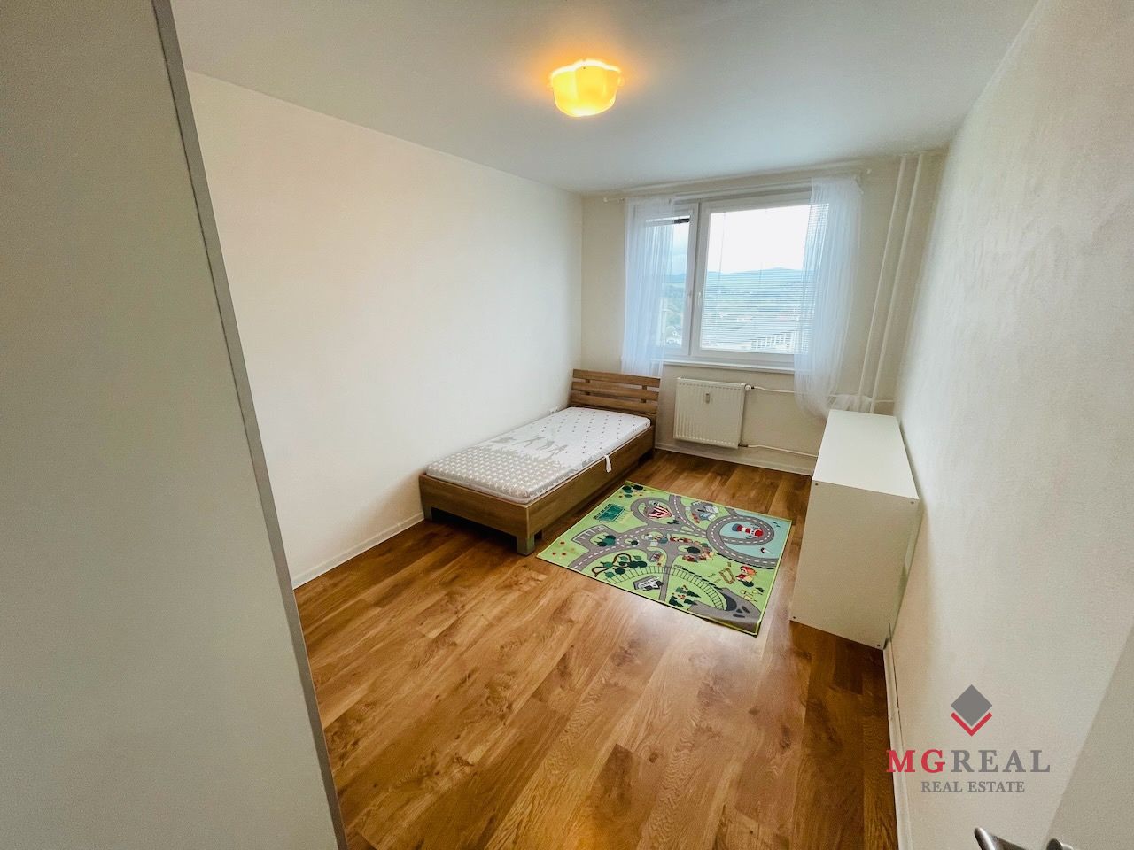 Na predaj 3-izbový byt, 77 m² s loggiou – Partizánske, sídlisko Šípok – kompletne zrekonštruovaný