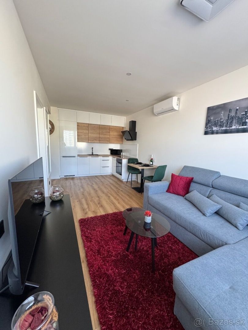 Prenájom Iný Iný-Prenájom-Košice - mestská časť Juh-790.00 €