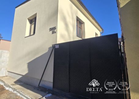 DELTA - Rodinný dom s bytovými a nebytovými priestormi v historickom centre Kežmarku na predaj!