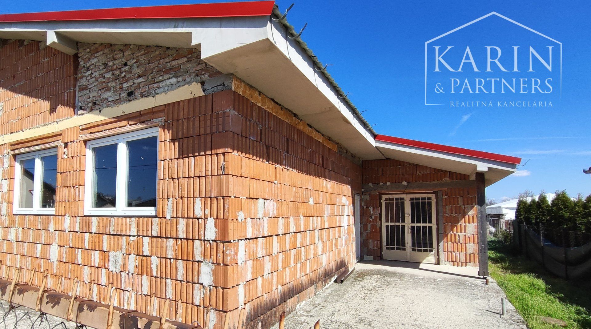 Predaj Rodinný dom Rodinný dom-Predaj-Komjatice-110000.00 €