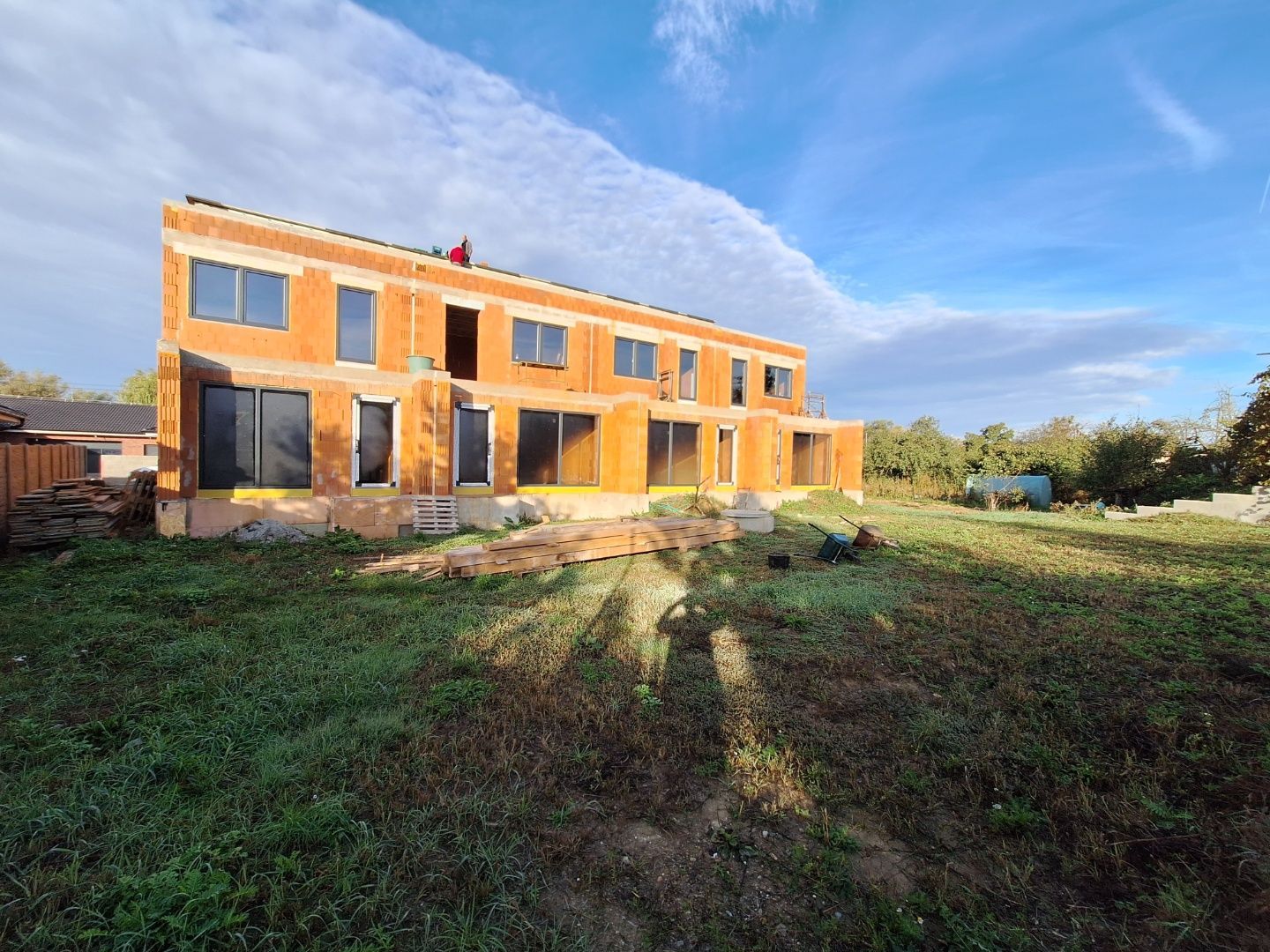 ADOMIS - predáme nadštandardné 4izbové rodinné domy 200m2, garáž,3x kúpelňa,3x wc,balkón, terasa, záhrada, Vyšná Hutka.