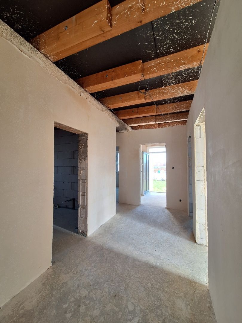 ADOMIS -  predáme nadštandardný 4izbový bungalov 160m2, kompletné IS, pozemok 573m2, tepelné čerpadlo,blízka obec za Šacou,Veľká Ida.