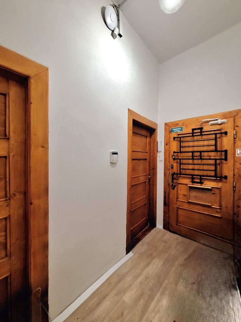 ADOMIS - predáme nadštandardný nebytový priestor po rekonštrukcii 130m2, 4miestnosti, 2 balkóny, Jesenského ulica Košice