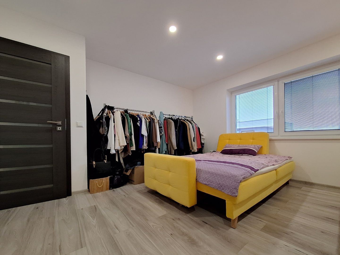 ADOMIS - predáme pekný obývaný bungalov 4izbový, tepelné čerpadlo, dlažby, terasy, Prešov - Šalgovík