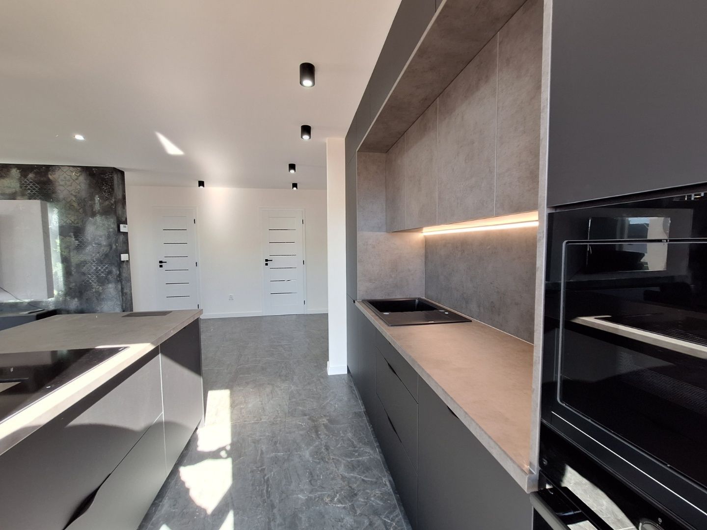 ADOMIS - Predám moderné nadštandardné bungalovy 120m2, tepelné čerpadlo, Cestice, len 15min z Košíc.