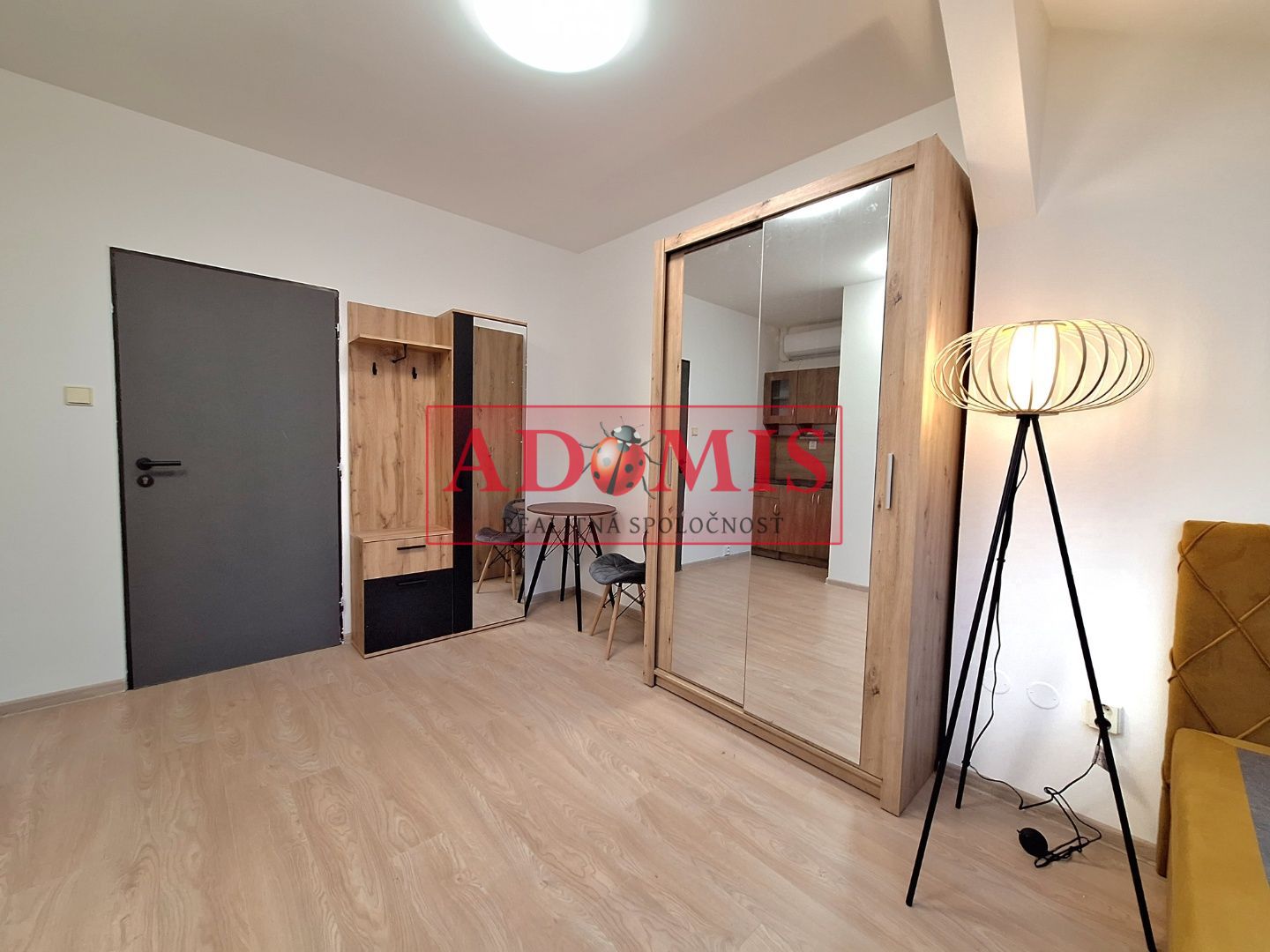 ADOMIS - prenájom 1izbový byt 25m2 v centre mesta oproti OC Aupark, Senný Trh, TOP lokalita, Košice