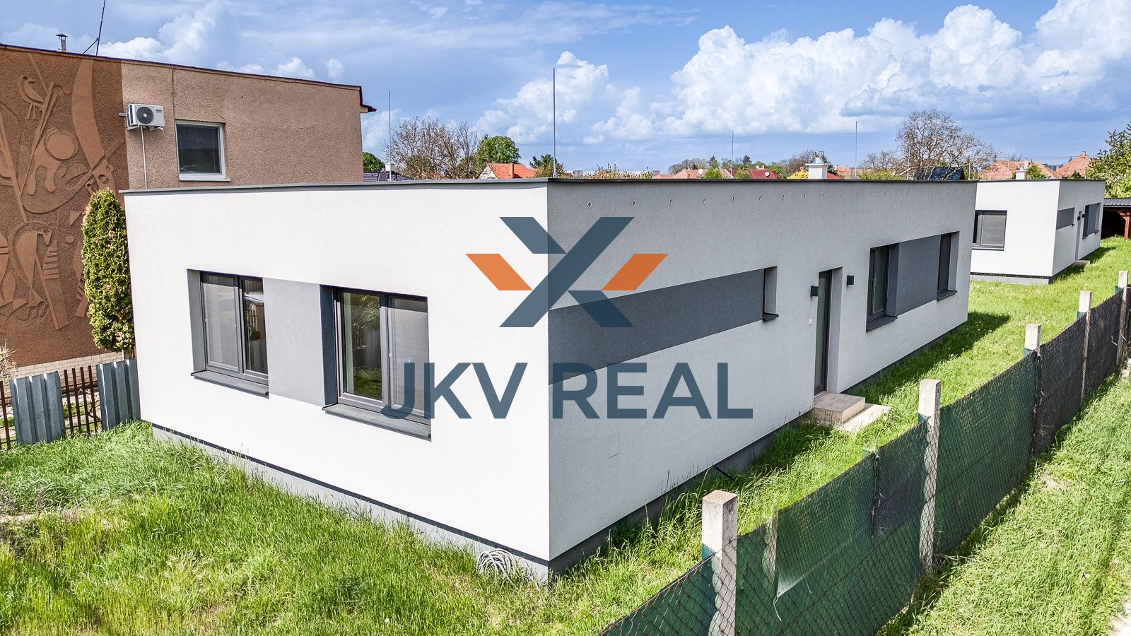 Investujte do kvality života: Novostavba č:1 v Bošanoch s kompletnou občianskou vybavenosťou!