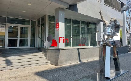Na prenájom obchodné priestory 325m2 v centre mesta, Dunajská ulica