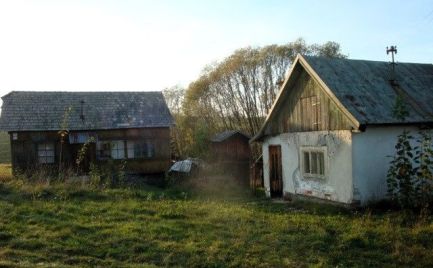 Pôvodný RD so stavebným pozemkom a prístupovou cestou na Potočnej ul. v Brezne