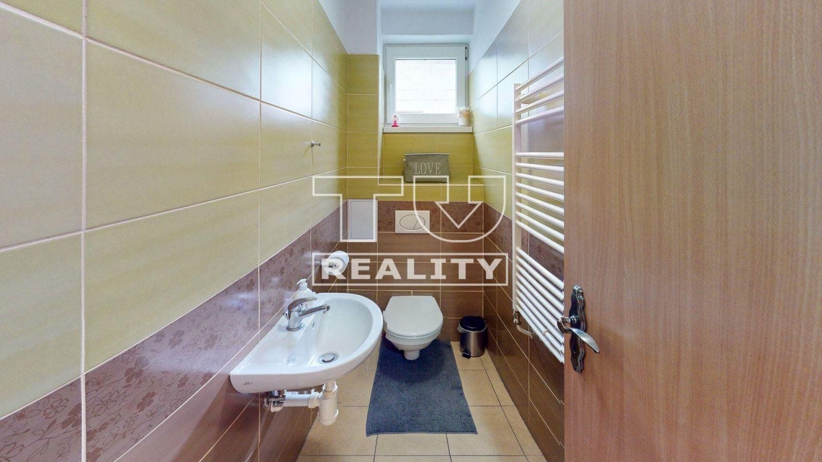 Praktický 4-izbový rodinný dom s garážou Šenkvíc, 601 m²