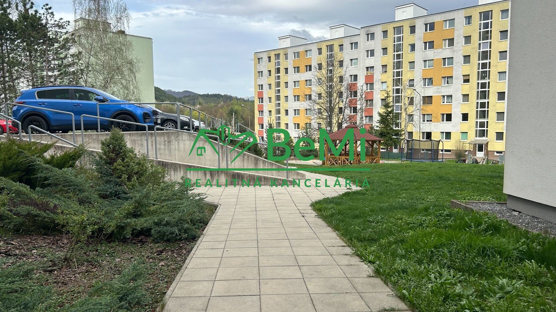Štýlový 3-izbový byt s terasou a vírivkou na predaj.
