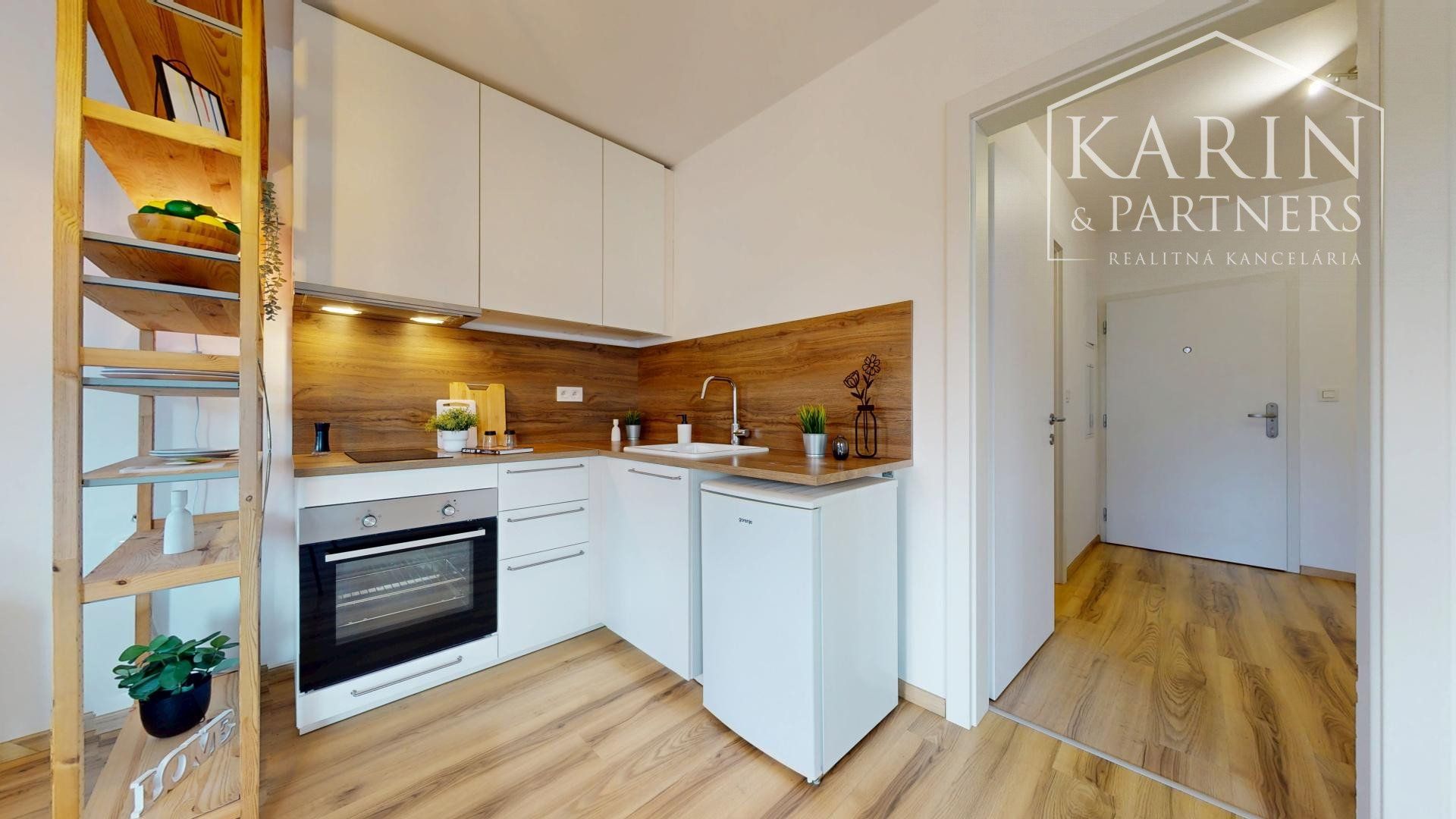 Zariadený 1,5 izbový byt | loggia | Malé Krasňany | výhľad na vinice