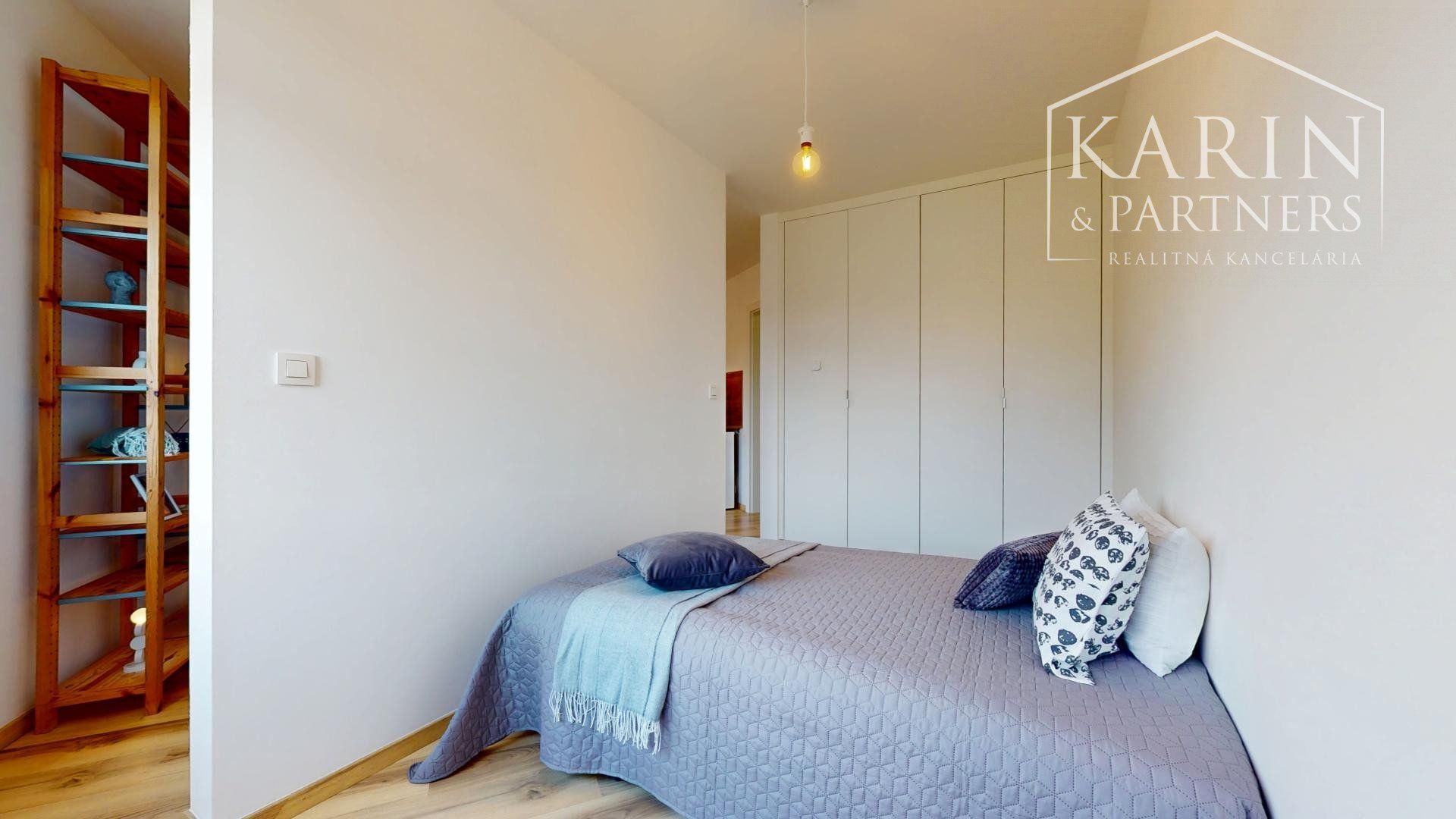 Zariadený 1,5 izbový byt | loggia | Malé Krasňany | výhľad na vinice