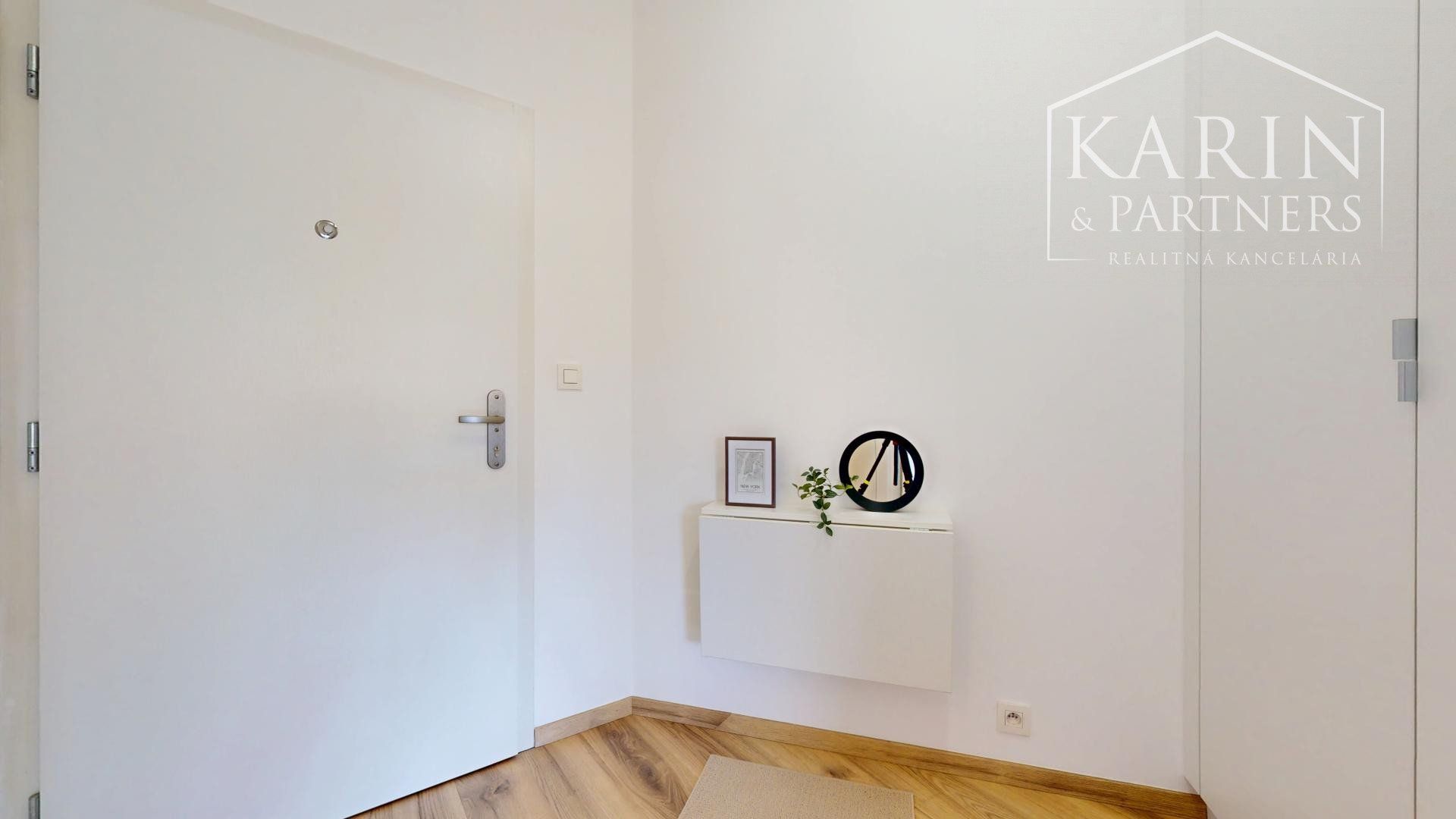 Zariadený 1,5 izbový byt | loggia | Malé Krasňany | výhľad na vinice