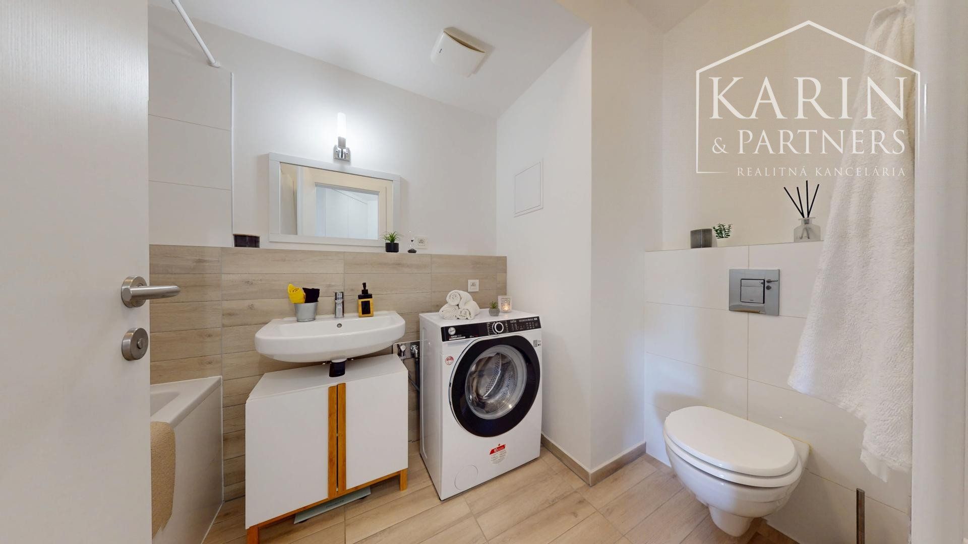 Zariadený 1,5 izbový byt | loggia | Malé Krasňany | výhľad na vinice