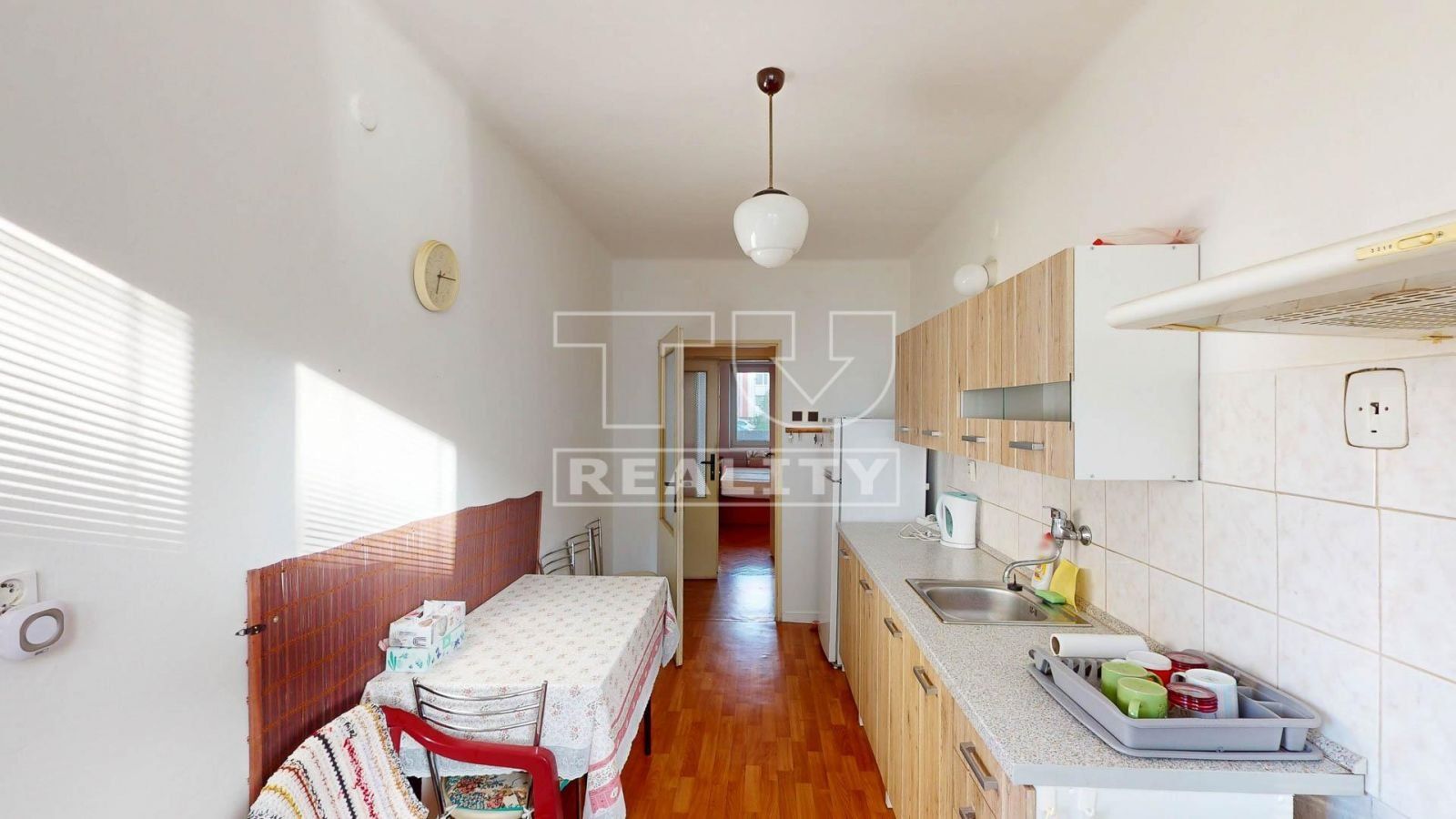 Na predaj priestranný 3-izbový byt s balkónom v obci Bošany