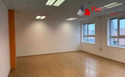 Na prenájom kancelársky priestor - Open Office s výmerou 159 m2 v Petržalke.