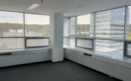Na prenájom kancelárske priestory v rôznych výmerách vo Westend Tower.