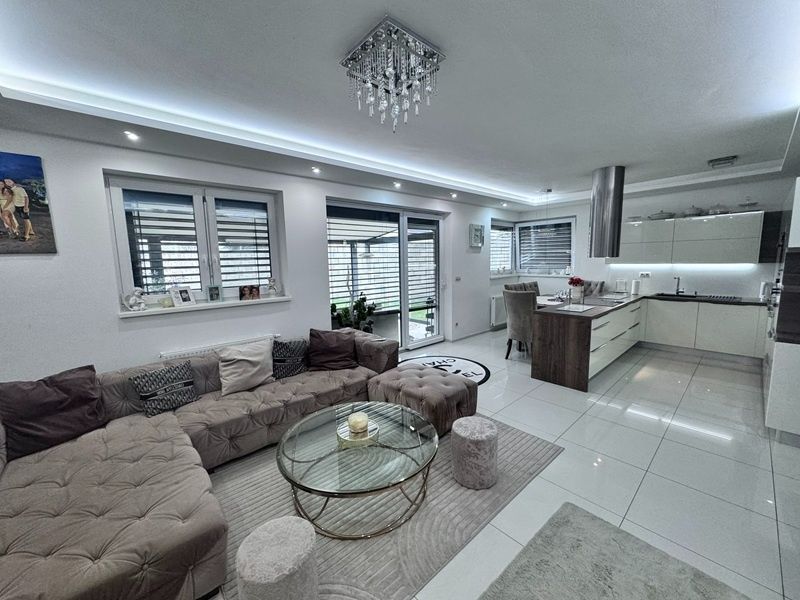 Predaj Rodinný dom Rodinný dom-Predaj-Bratislava - mestská časť Vrakuňa-588000.00 €