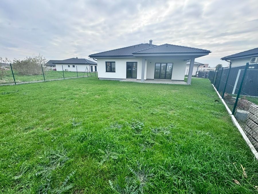 Predaj Rodinný dom Rodinný dom-Predaj-Kvetoslavov-329900.00 €