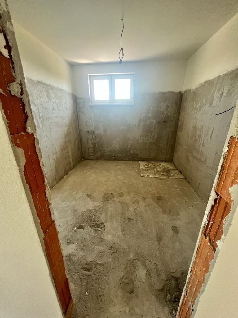 Moderný 4-izbový rodinný dom s krytou terasou a podlahovým plynovým kúrením