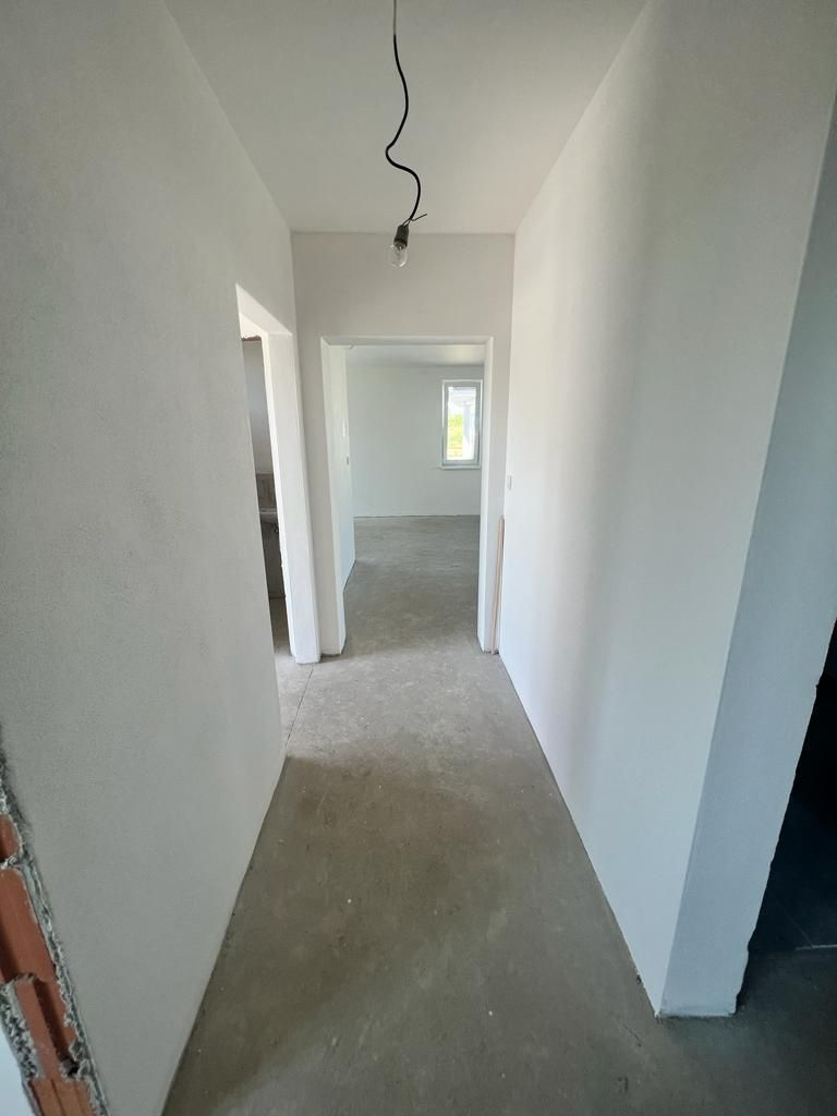 Moderný 4-izbový rodinný dom s krytou terasou a podlahovým plynovým kúrením