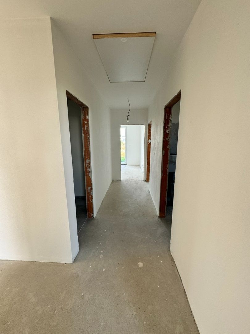 Moderný 4-izbový rodinný dom s krytou terasou a podlahovým plynovým kúrením