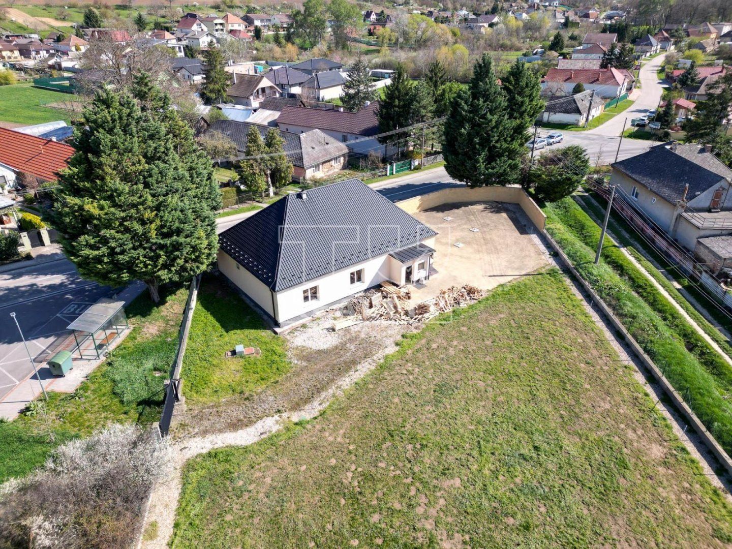 Na predaj pohostinstvo s veľkým potenciálom v obci Rumanová a pozemkom 1919 m2