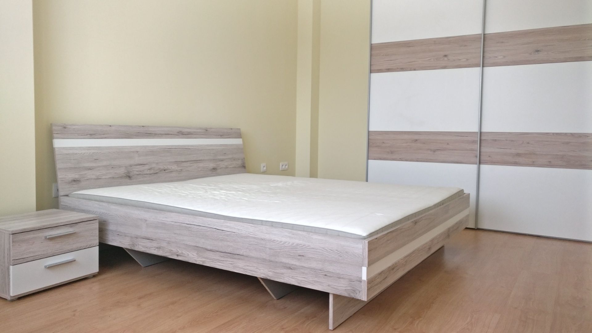 Prenájom Iný Iný-Prenájom-Bratislava - mestská časť Ružinov-770.00 €