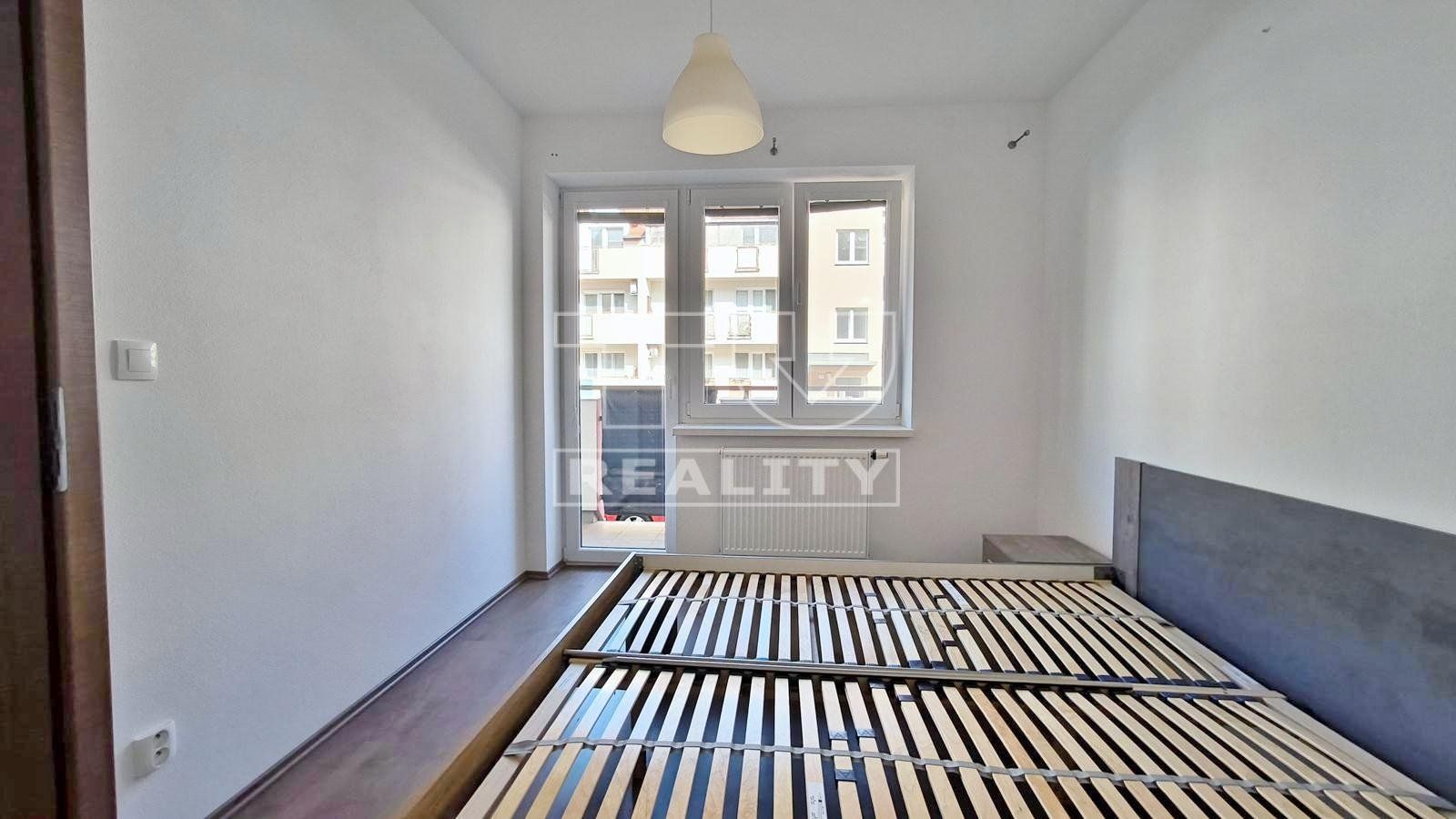 Priestranný 2-izbový byt s loggiou – moderný a útulný domov v meste pod Karpatmi, PEZINOK, 55,81 m2