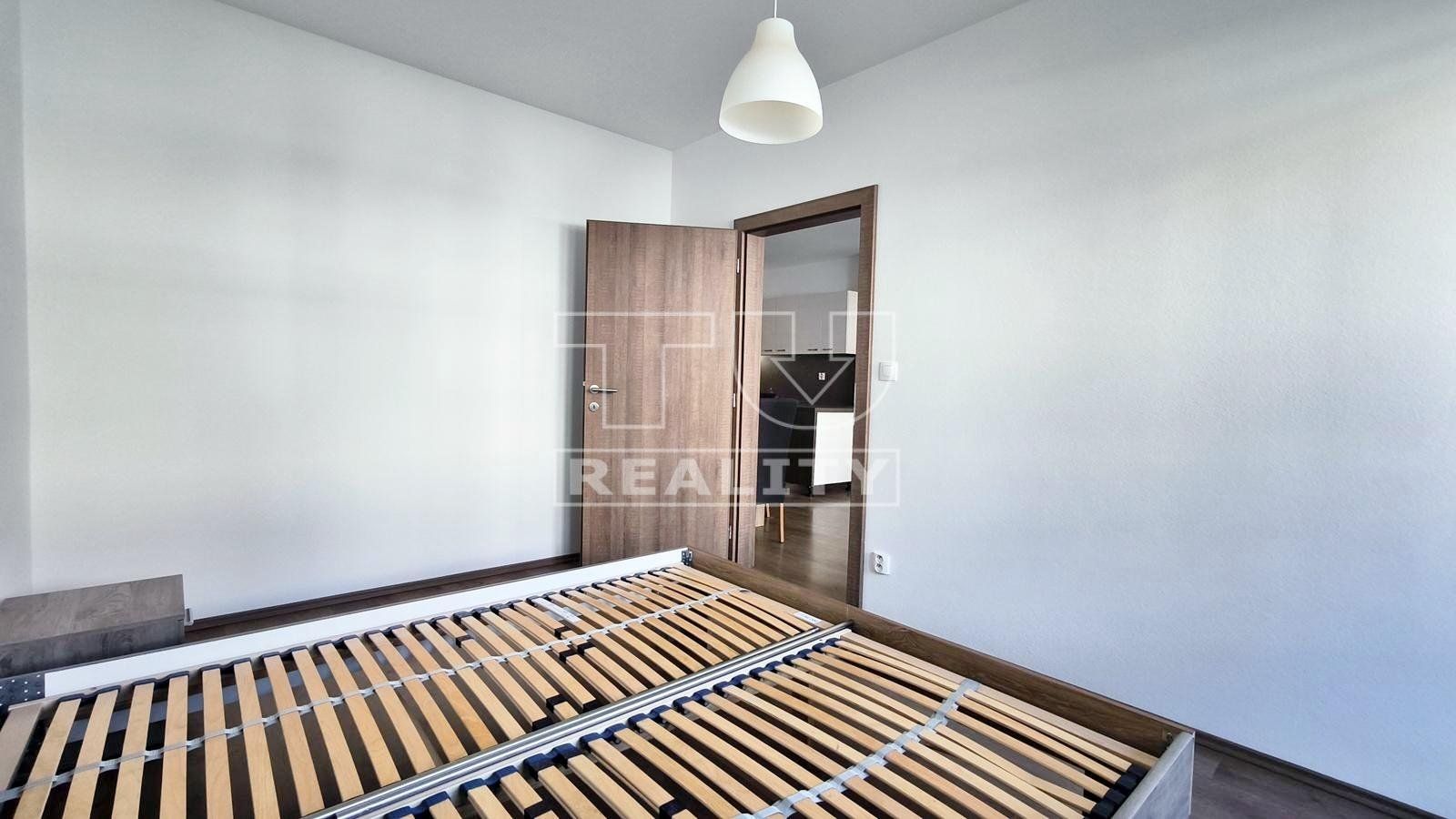 Priestranný 2-izbový byt s loggiou – moderný a útulný domov v meste pod Karpatmi, PEZINOK, 55,81 m2
