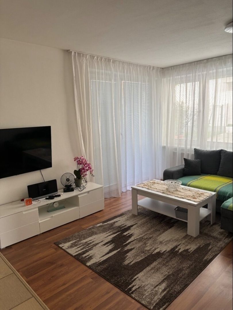 Prenájom Iný Iný-Prenájom-Pezinok-600.00 €