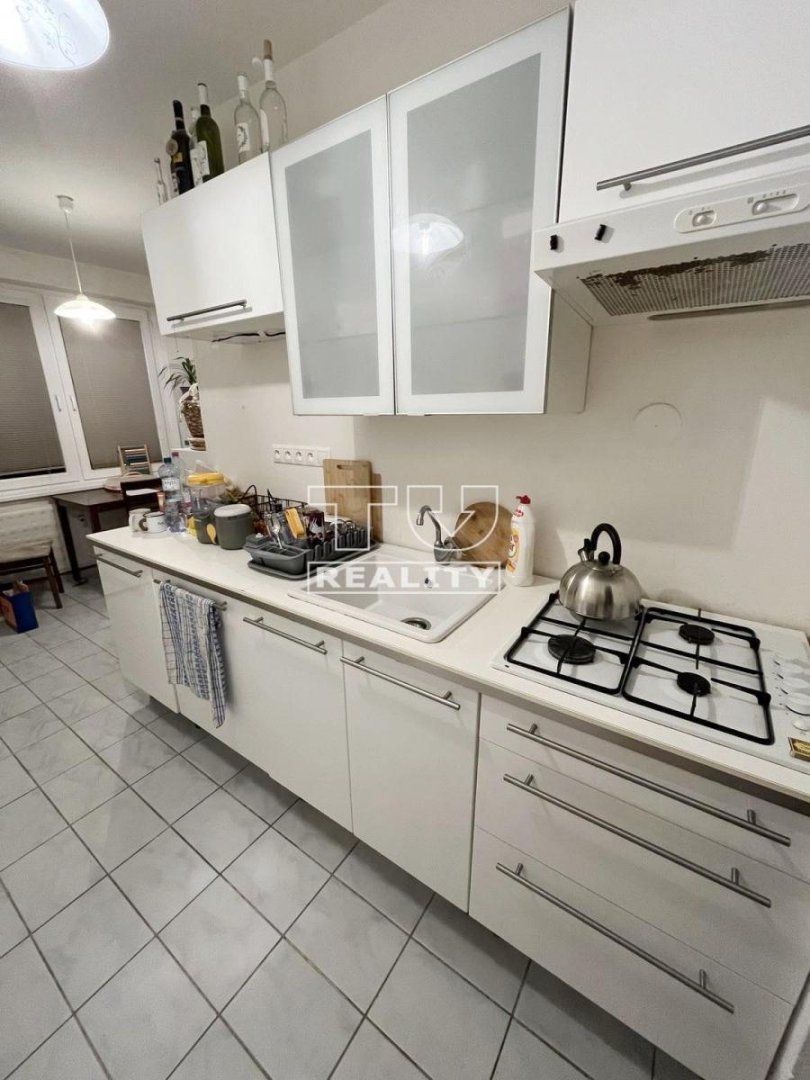 TUreality ponúka na predaj 3i byt na sídlisku Sekier vo Zvolene o výmere 63 m² po kompletnej rekonštrukcii