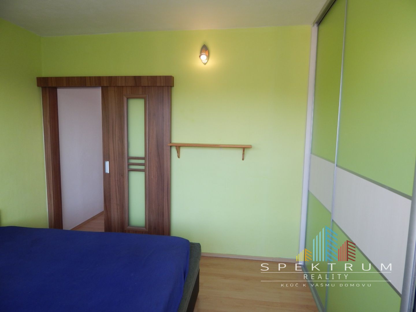 SPEKTRUM REALITY- Na Predaj komplet rekonštruovaný 3-izbový byt, 75 m2, 2x loggia, Handlová, ul. Morovnianská Cesta