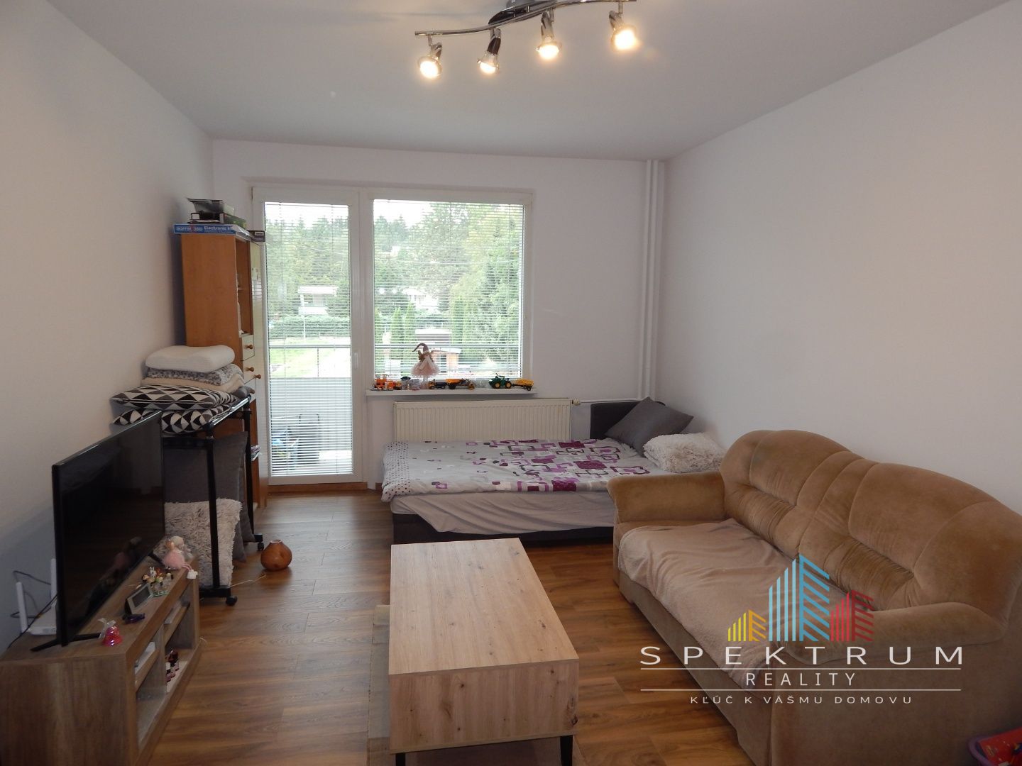 REZERVOVANÉ-SPEKTRUM REALITY- Na Predaj veľkometrážny 2 -izbový byt, 64 m2, 3x Loggia, Handlová, okres Prievidza