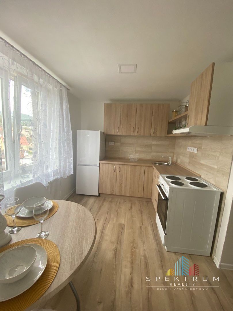 SPEKTRUM REALITY- Na PREDAJ 1 -izbový byt, 28 m2, Handlová, 29.Augusta