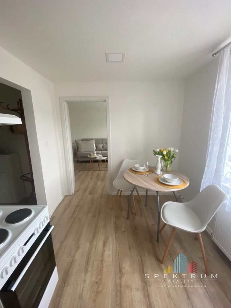 SPEKTRUM REALITY- Na PREDAJ 1 -izbový byt, 28 m2, Handlová, 29.Augusta