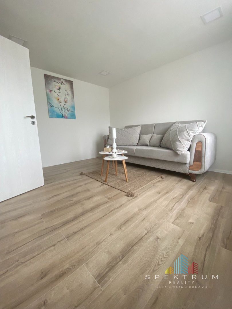 SPEKTRUM REALITY- Na PREDAJ 1 -izbový byt, 28 m2, Handlová, 29.Augusta