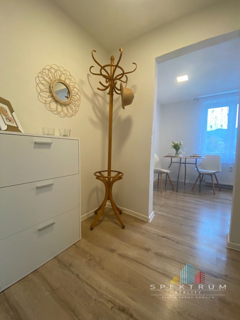 SPEKTRUM REALITY- Na PREDAJ 1 -izbový byt, 28 m2, Handlová, 29.Augusta
