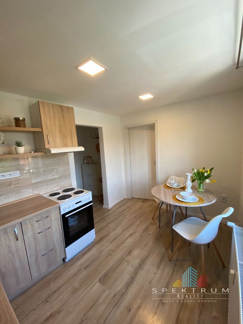 SPEKTRUM REALITY- Na PREDAJ 1 -izbový byt, 28 m2, Handlová, 29.Augusta