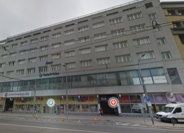 Obchodný priestor s veľkými výkladmi v centre STARÉHO MESTA, Štúrova-Bratislava I